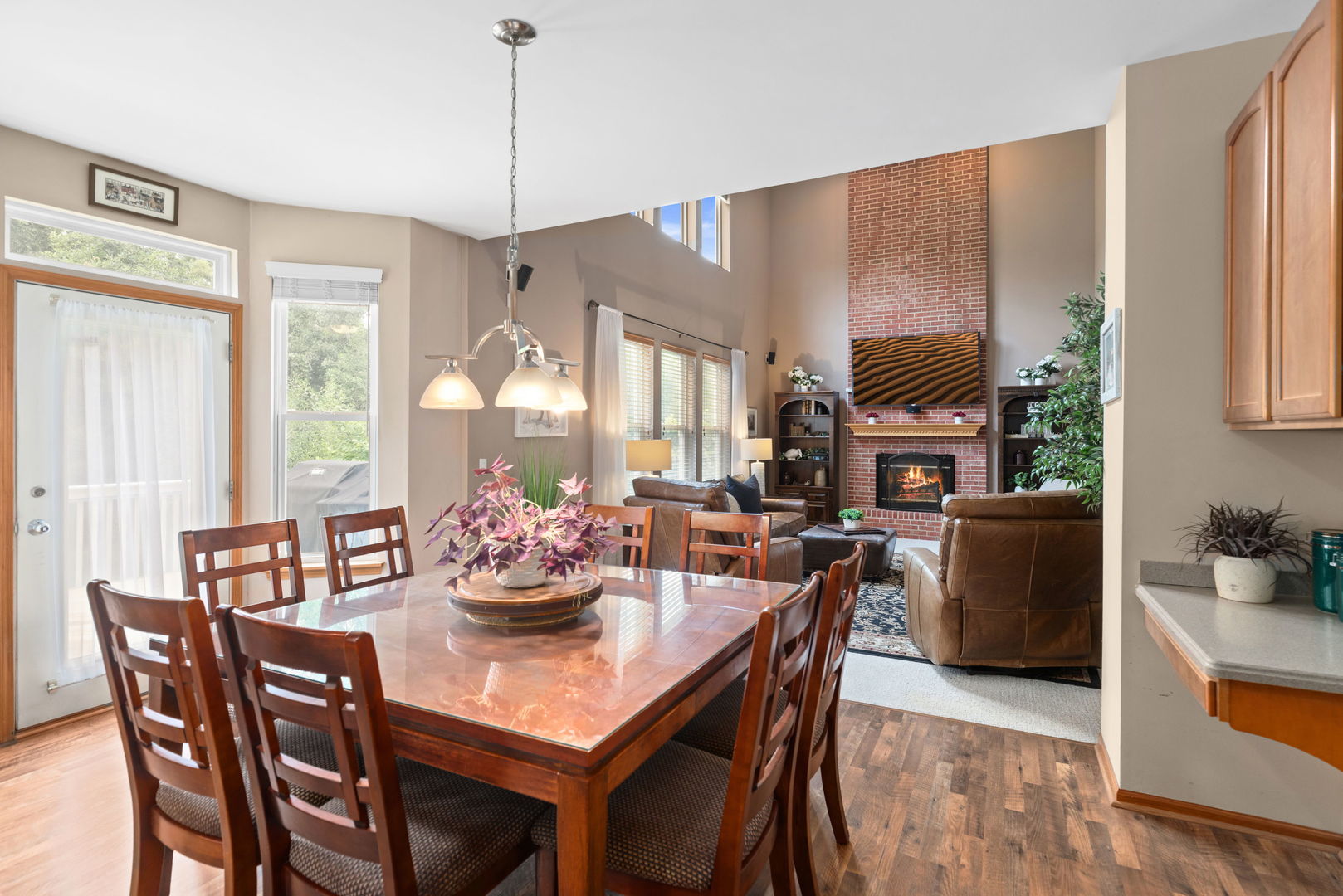 Round Lake, Illinois, 60073, United States, 4 Bedrooms Bedrooms, ,3 BathroomsBathrooms,Residential,For Sale,1938546