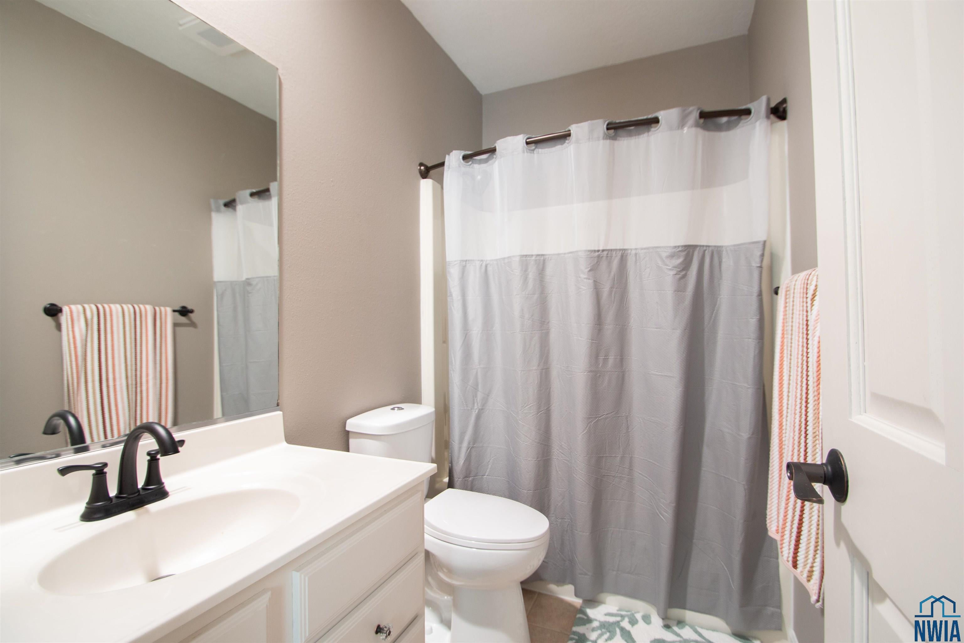 Sioux City, Iowa, 51106, United States, 5 Bedrooms Bedrooms, ,7 BathroomsBathrooms,Residential,For Sale,1976174