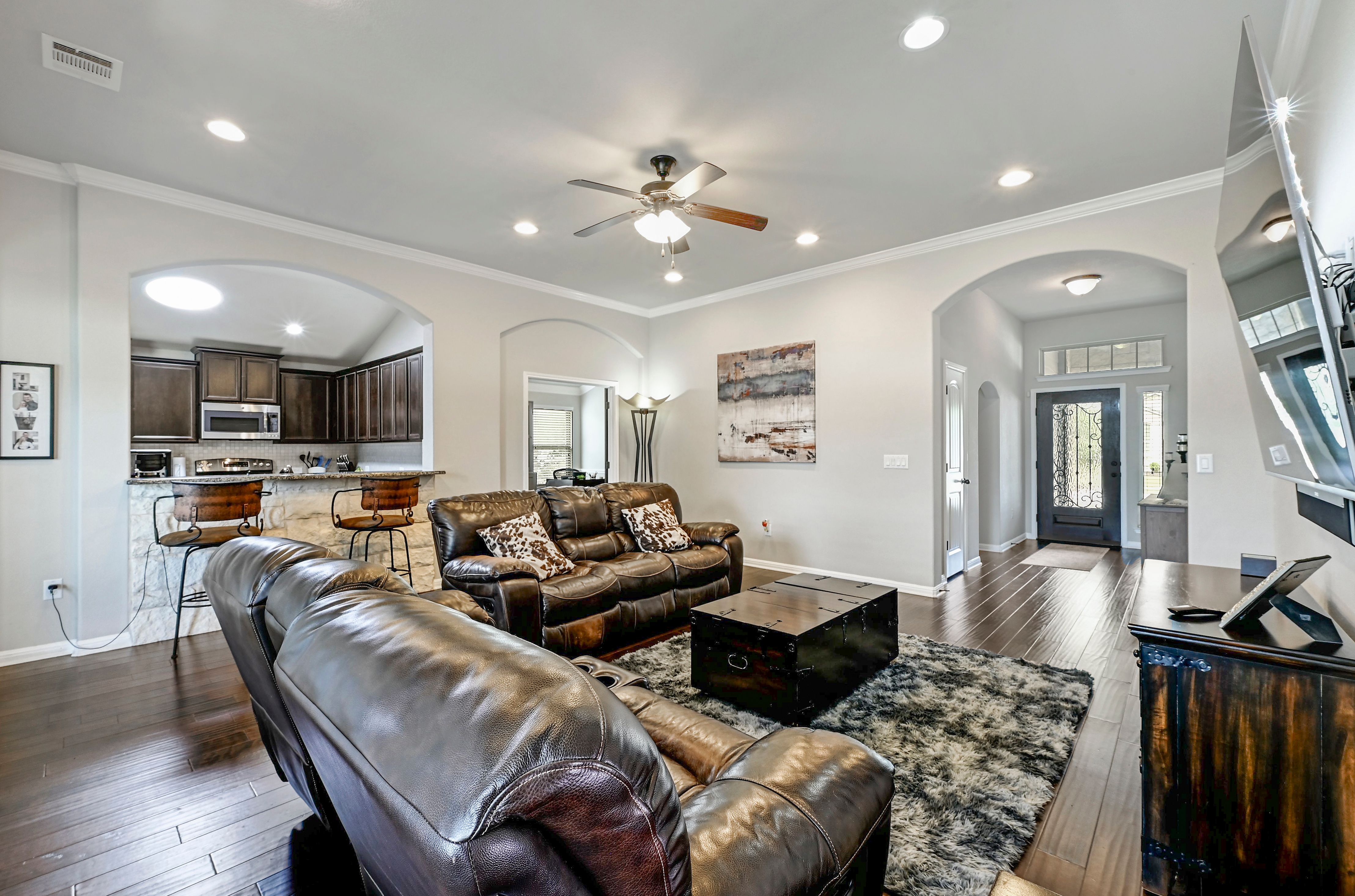  Rare 3-Car Garage + Corner Lot in Highland Park - 物件實景