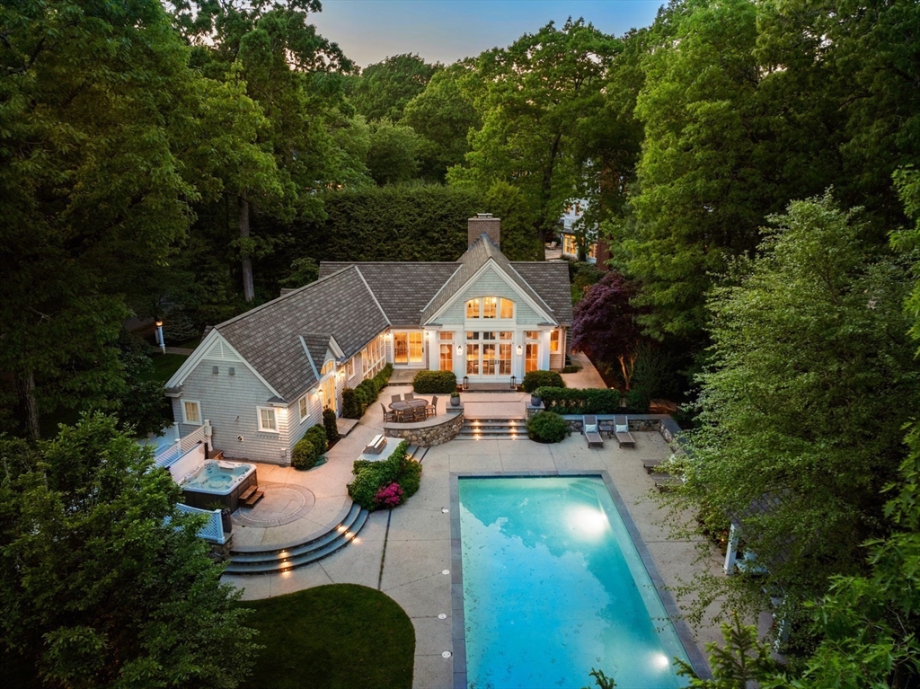 Wellesley, Massachusetts, 02481, United States, 2 Bedrooms Bedrooms, ,3 BathroomsBathrooms,Residential,For Sale,1941651