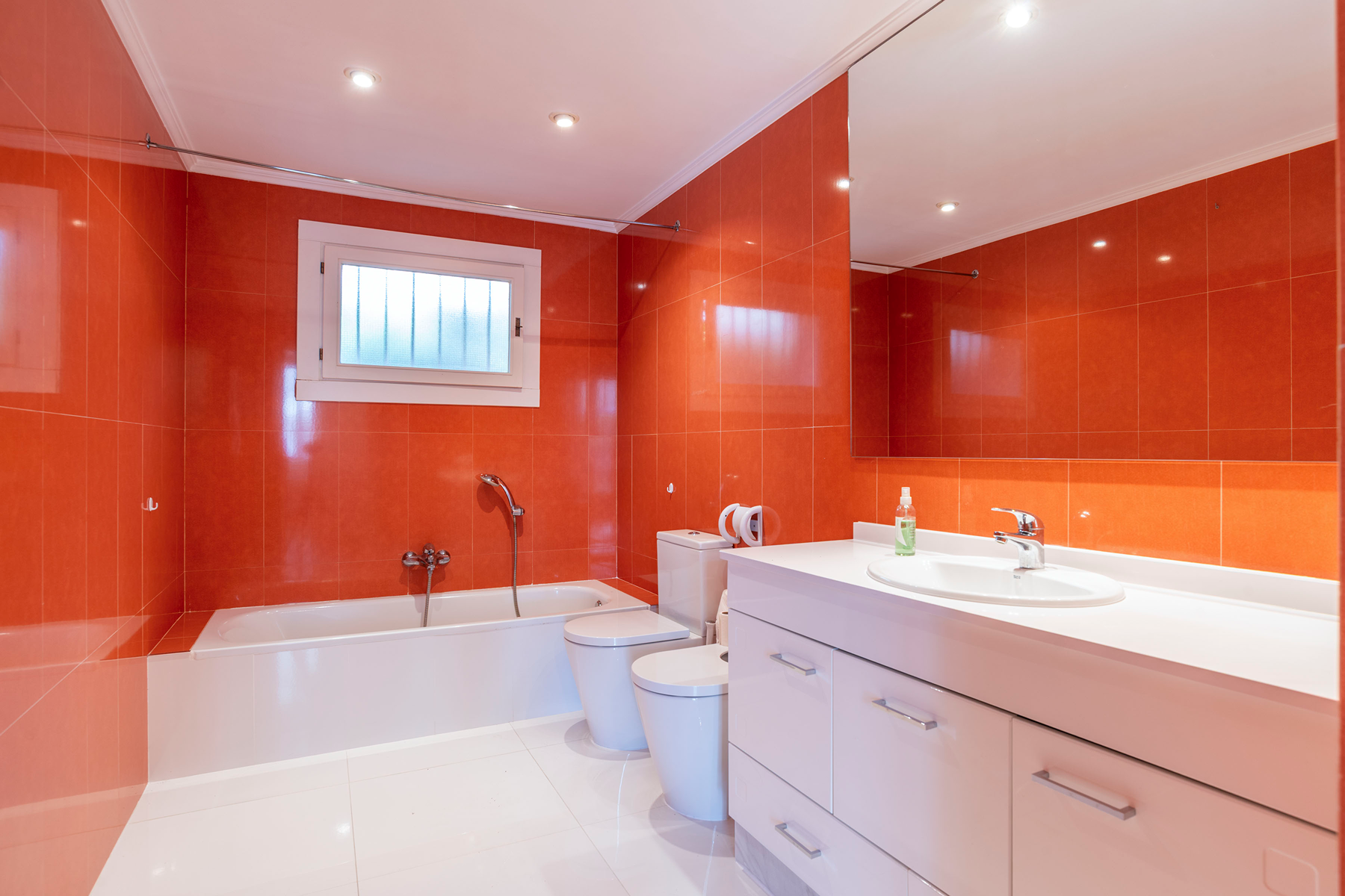  A residence with extraordinary transformation potential in La Florida - 物件實景