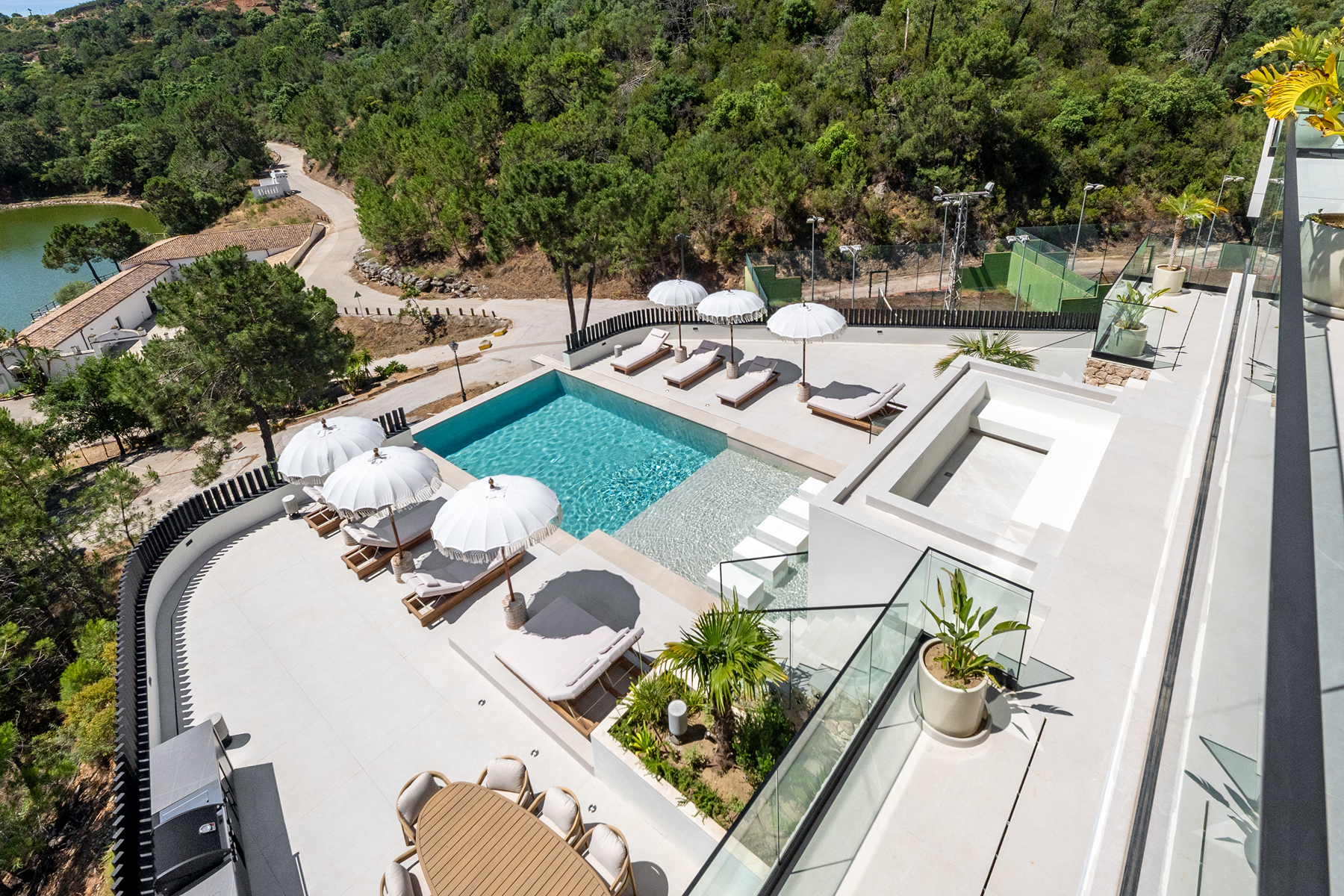  Contemporary villa with panoramic views in Montemayor, Benahavis - 物件實景