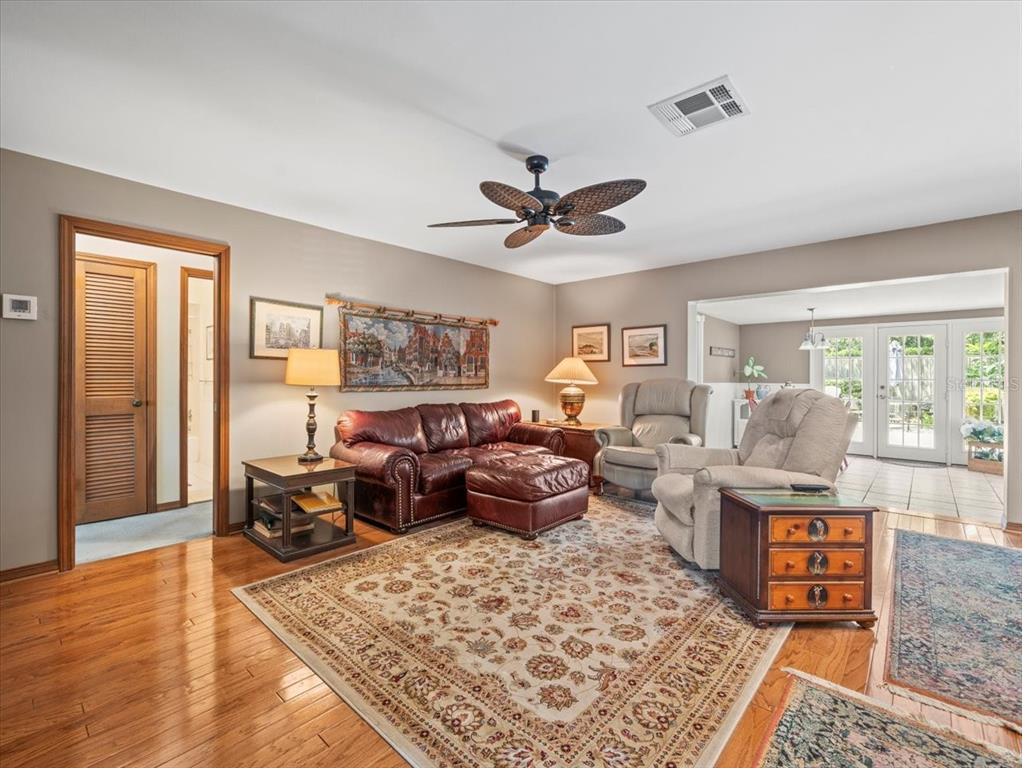 Tampa, Florida, 33618, United States, 4 Bedrooms Bedrooms, ,2 BathroomsBathrooms,Residential,For Sale,1917104