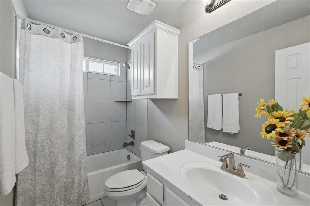 Fort Worth, Texas, 76177, United States, 5 Bedrooms Bedrooms, ,4 BathroomsBathrooms,Residential,For Sale,1916961