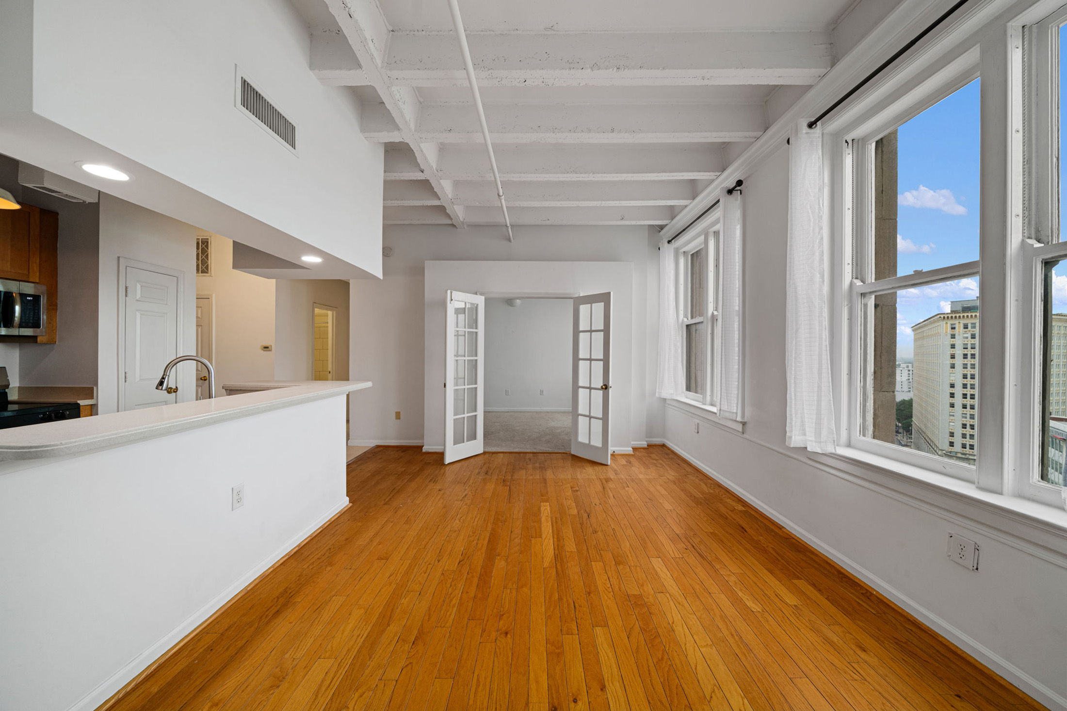  Beautifully Maintained Two Bedroom Condo in the Historic William Oliver Building - 物件實景
