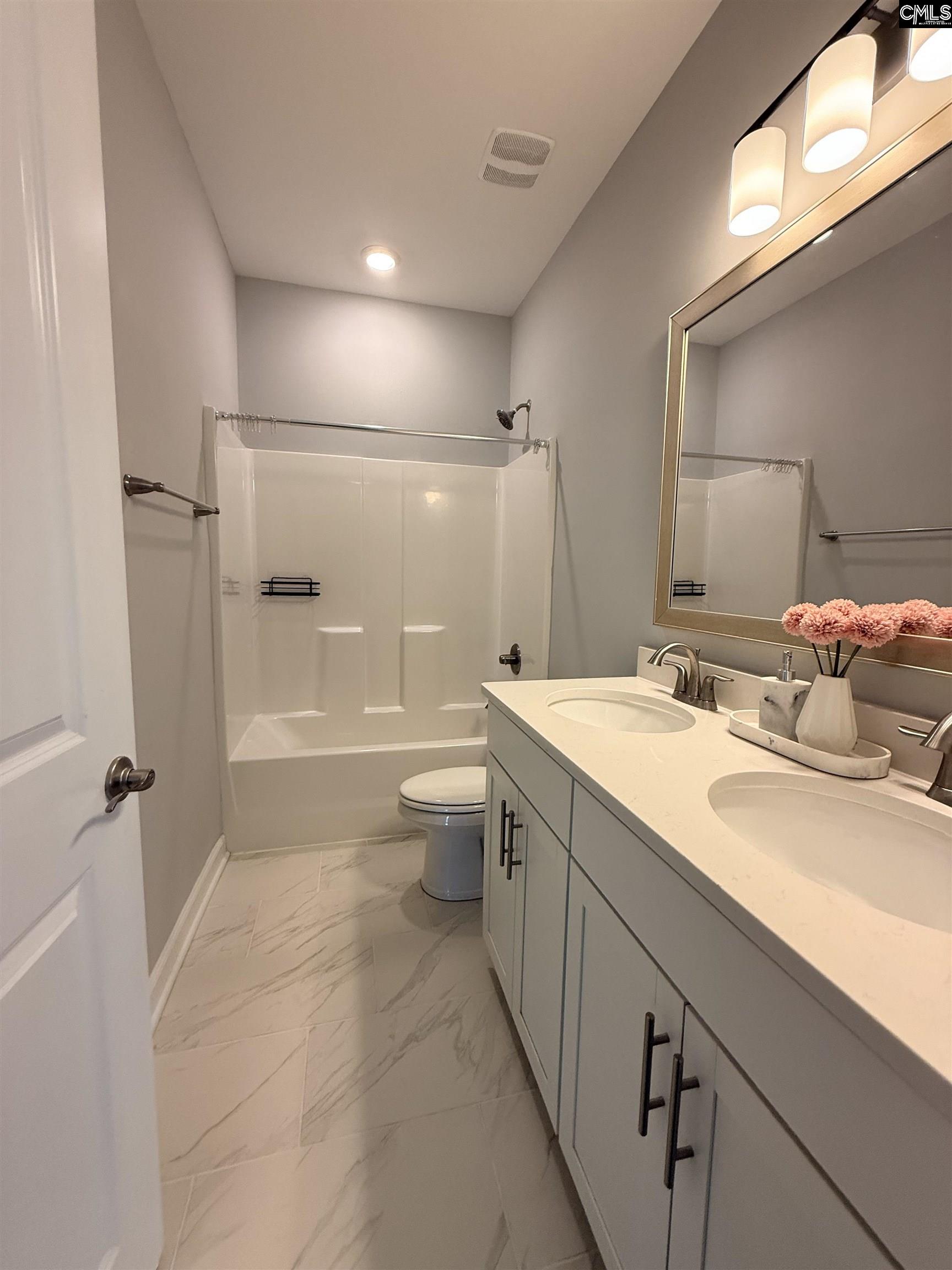 Chapin, South Carolina, 29036, United States, 5 Bedrooms Bedrooms, ,4 BathroomsBathrooms,Residential,For Sale,1984987