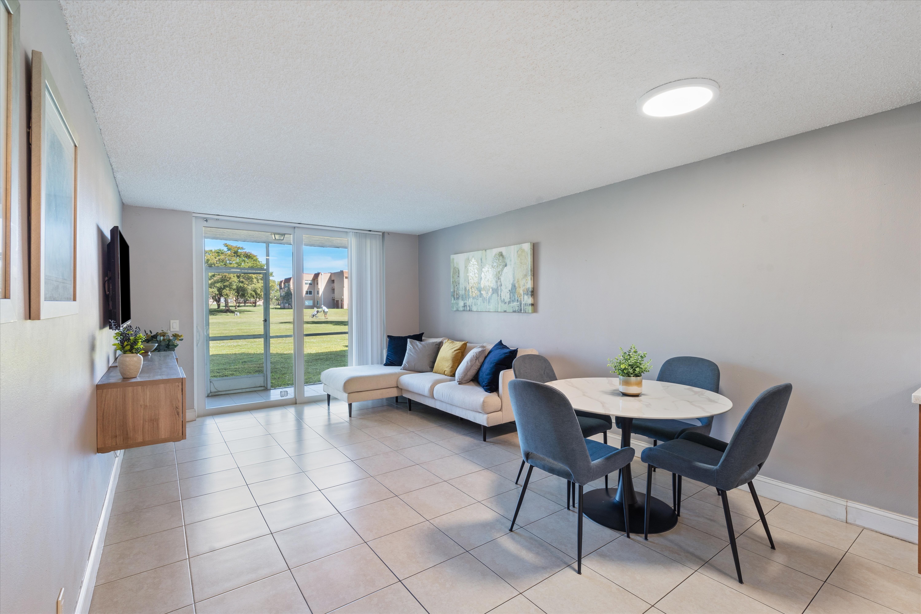  9761 Sunrise Lakes Blvd, Sunrise, FL, 33322 - 物件實景