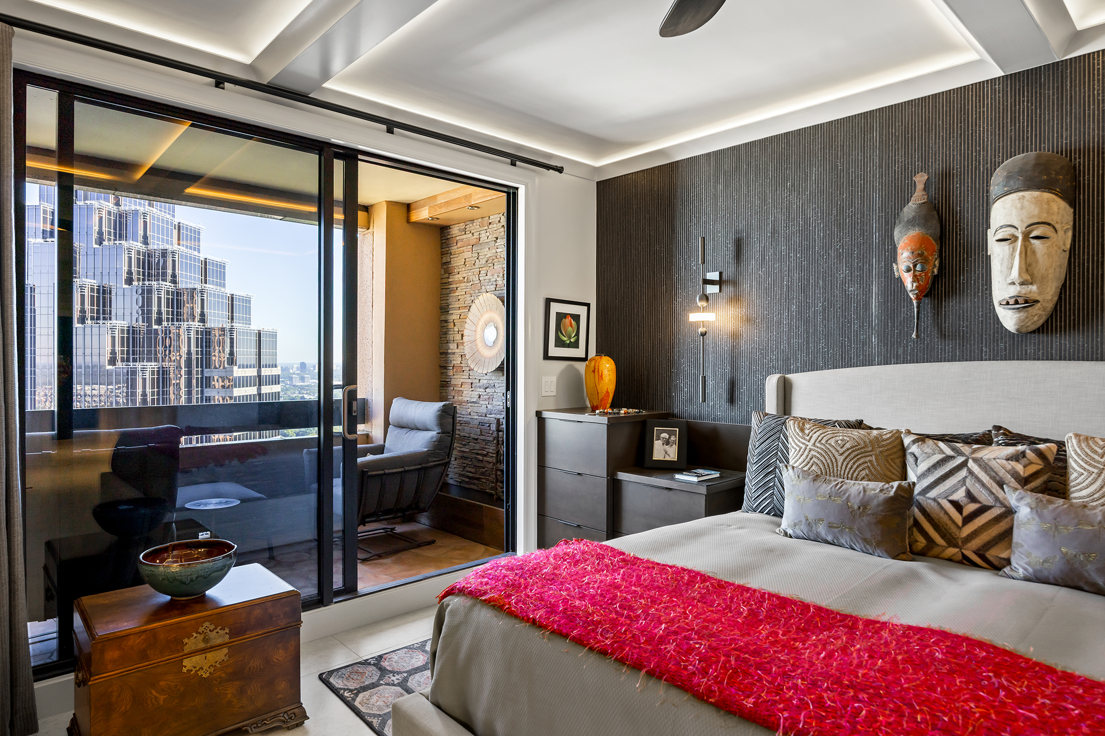  Sophisticated, Highly Customized Home in the Sky - 物件實景