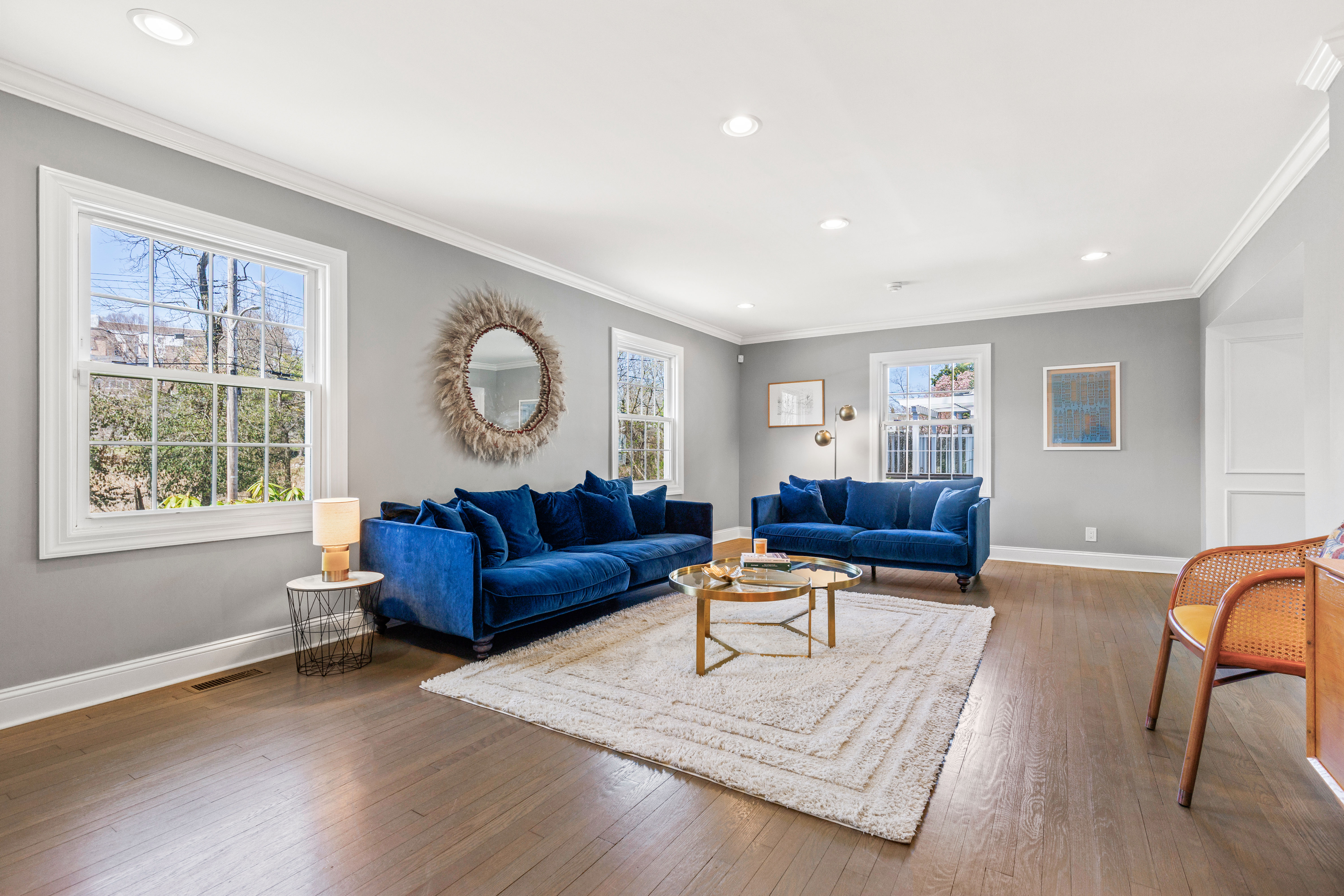  Fully Renovated Shore Acres Home - 物件實景