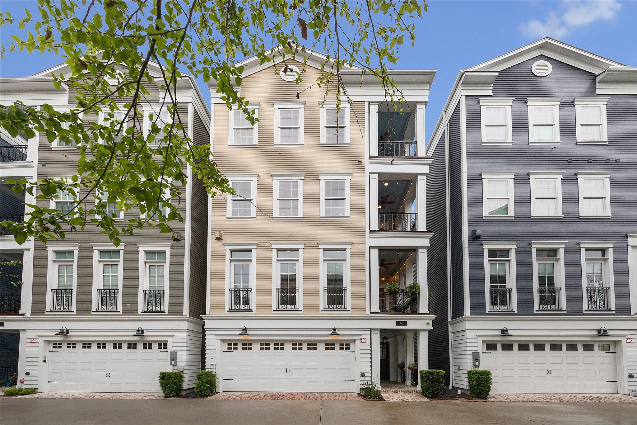  326 W 18th Street - 物件實景