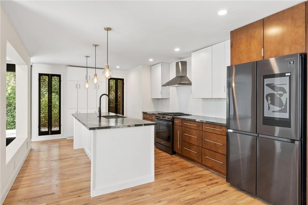 Atlanta, Georgia, 30345, United States, 3 Bedrooms Bedrooms, ,2 BathroomsBathrooms,Residential,For Sale,1942165