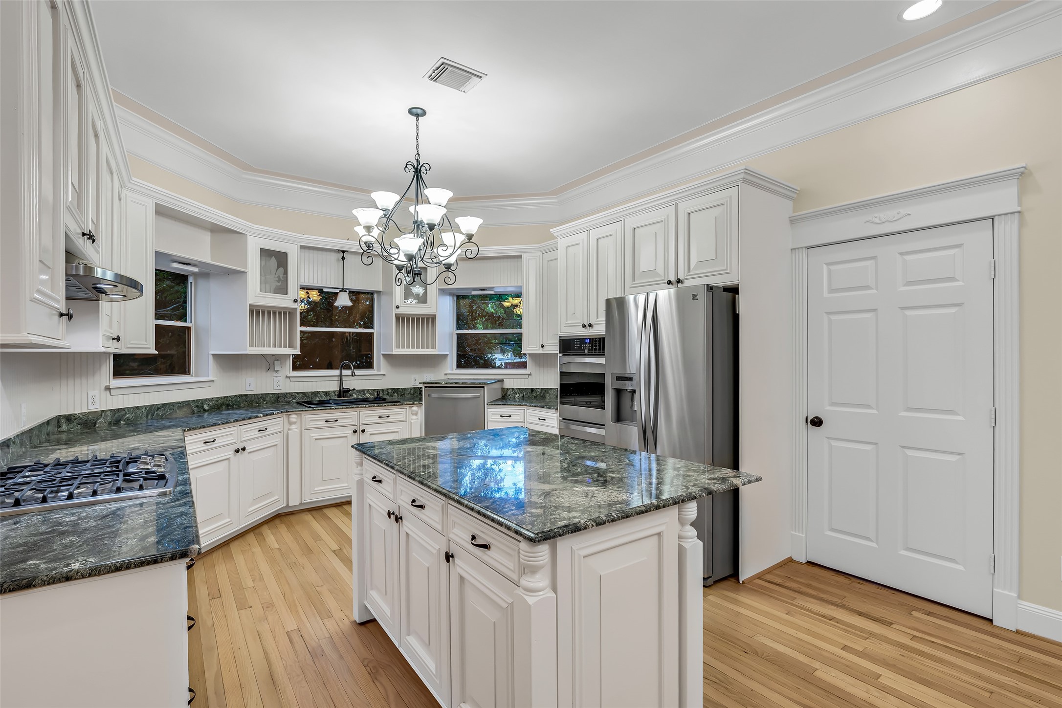  3201 White Oak Drive - 物件實景