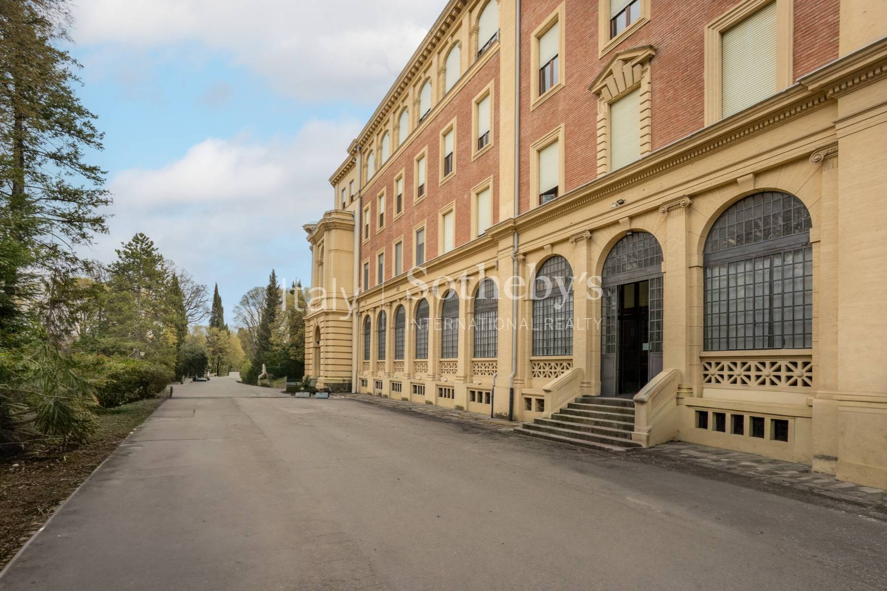  Elegant apartment a stone