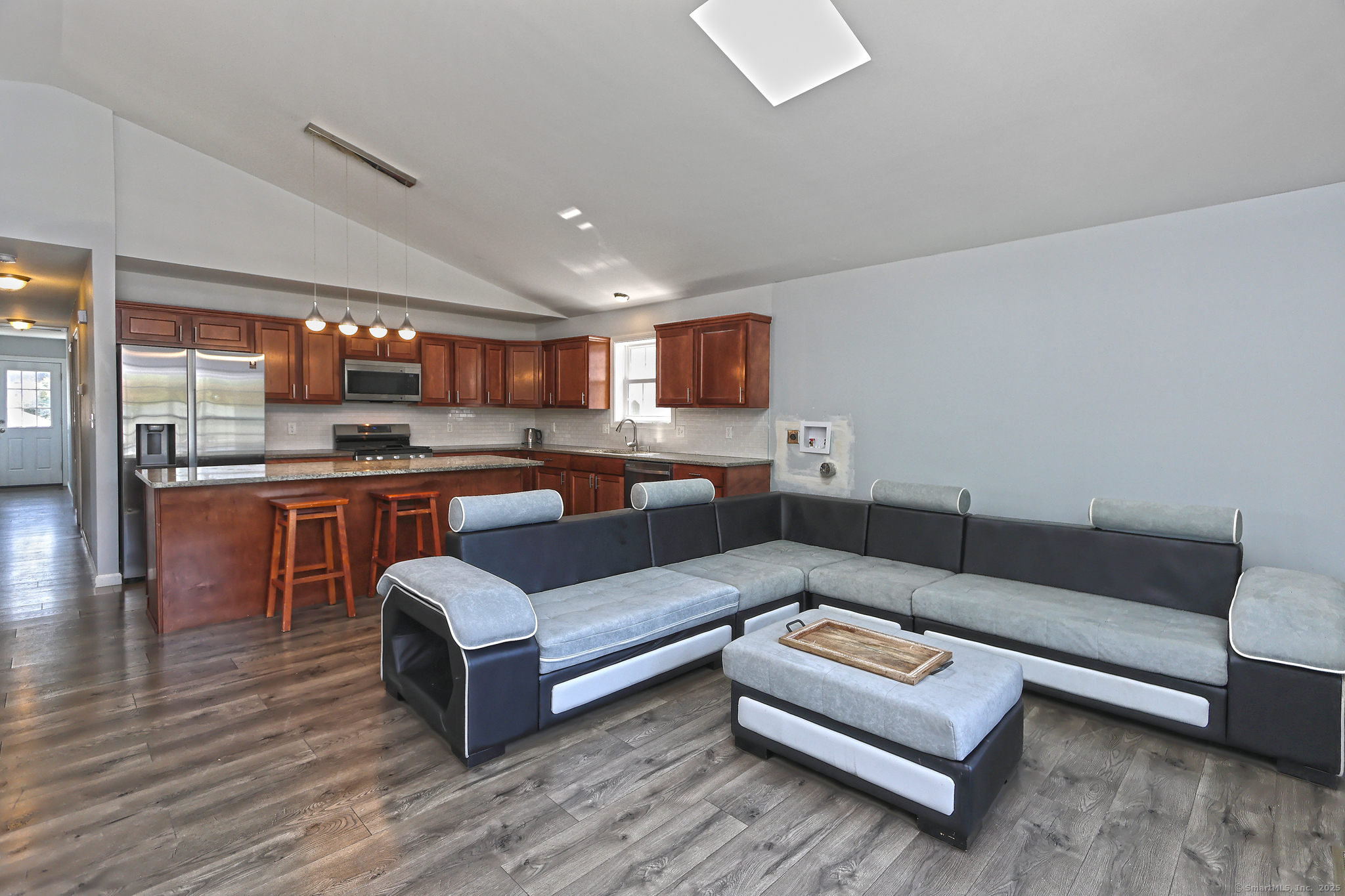 West Haven, Connecticut, 06516, United States, 5 Bedrooms Bedrooms, ,3 BathroomsBathrooms,Residential,For Sale,1918382
