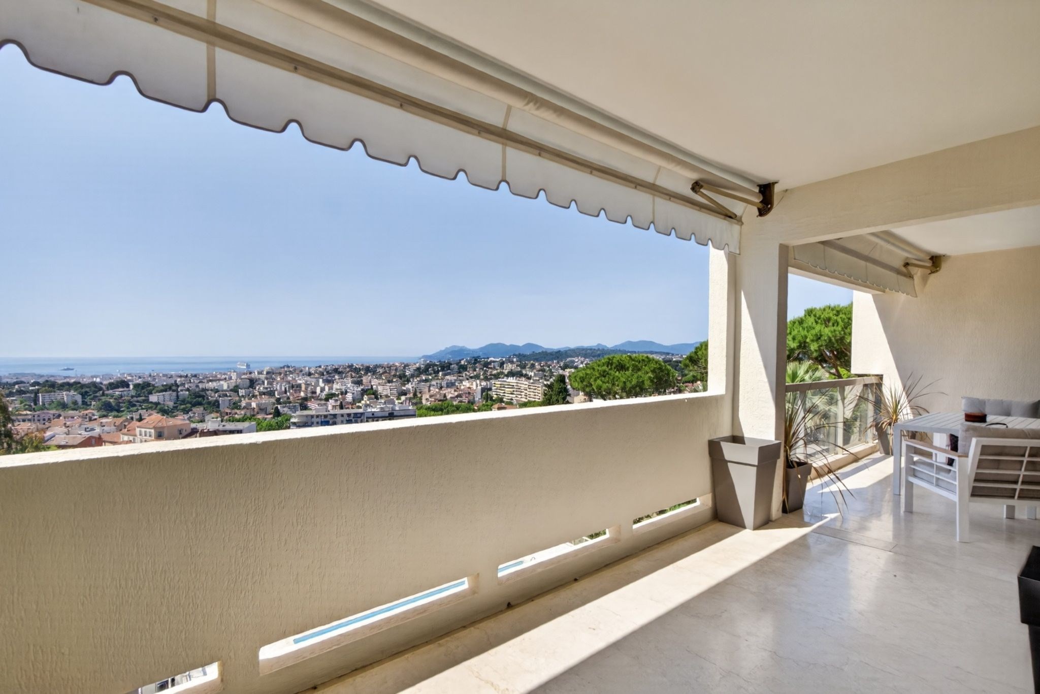  Le Cannet top floor apartment with panoramic sea views terrace and double garage - 物件實景