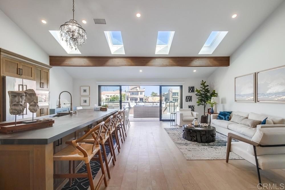 Coronado, California, 92118, United States, 2 Bedrooms Bedrooms, ,2 BathroomsBathrooms,Residential,For Sale,1794986