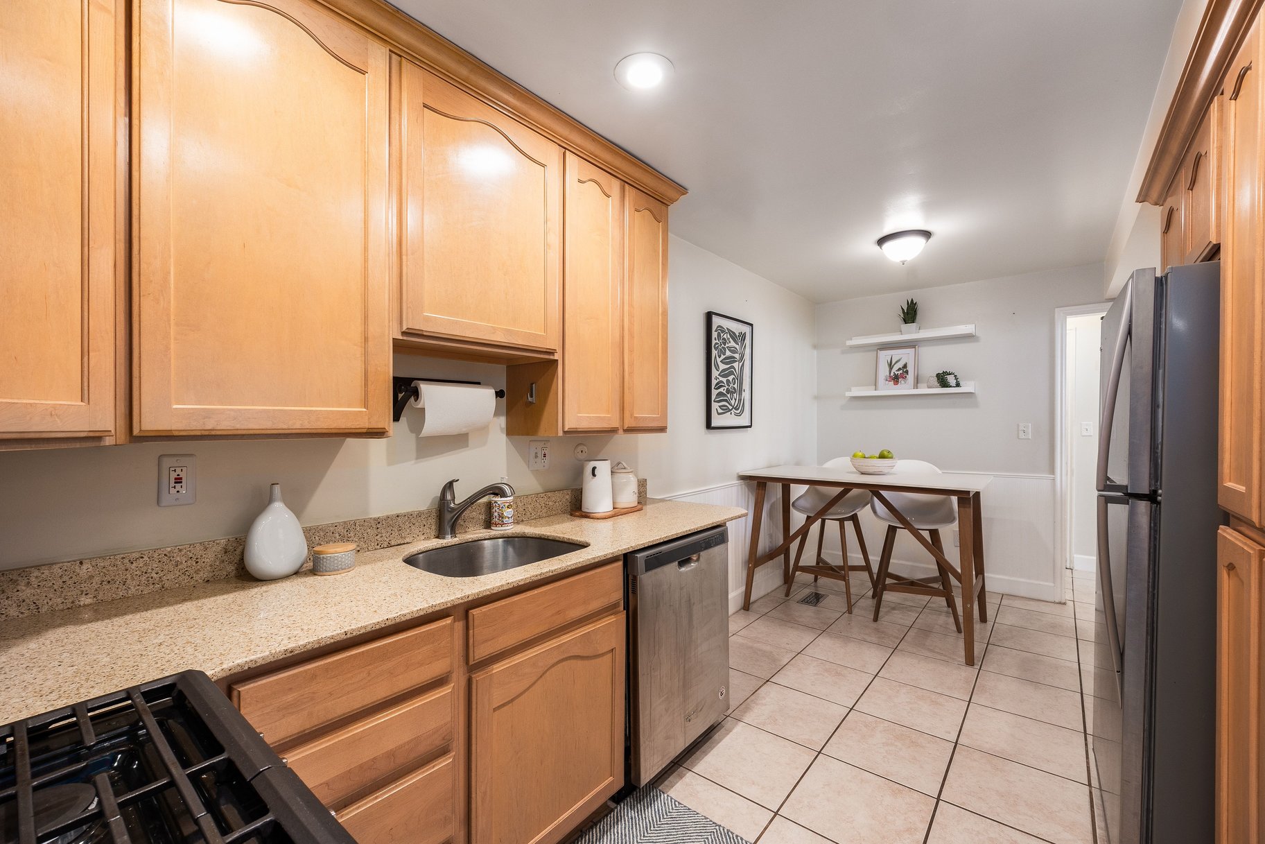  Spacious Main-Level Condo in an Exceptional Location - 物件實景