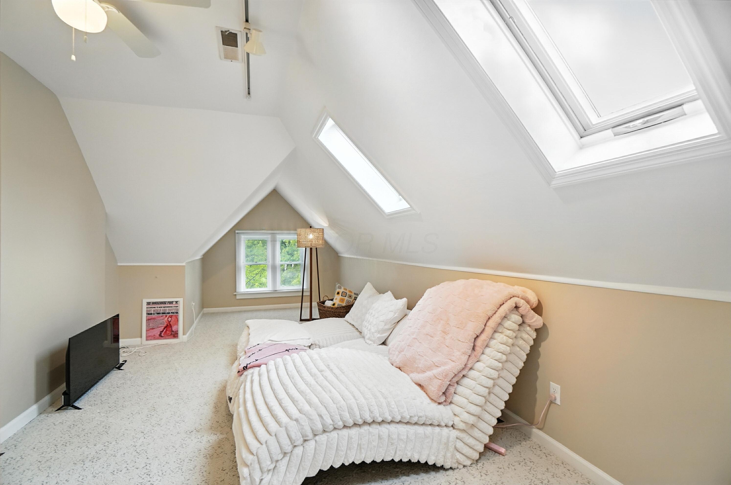 Columbus, Ohio, 43201, United States, 3 Bedrooms Bedrooms, ,4 BathroomsBathrooms,Residential,For Sale,1903753