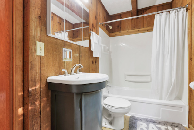 Sugar Grove, Ohio, 43155, United States, 3 Bedrooms Bedrooms, ,2 BathroomsBathrooms,Residential,For Sale,1984436