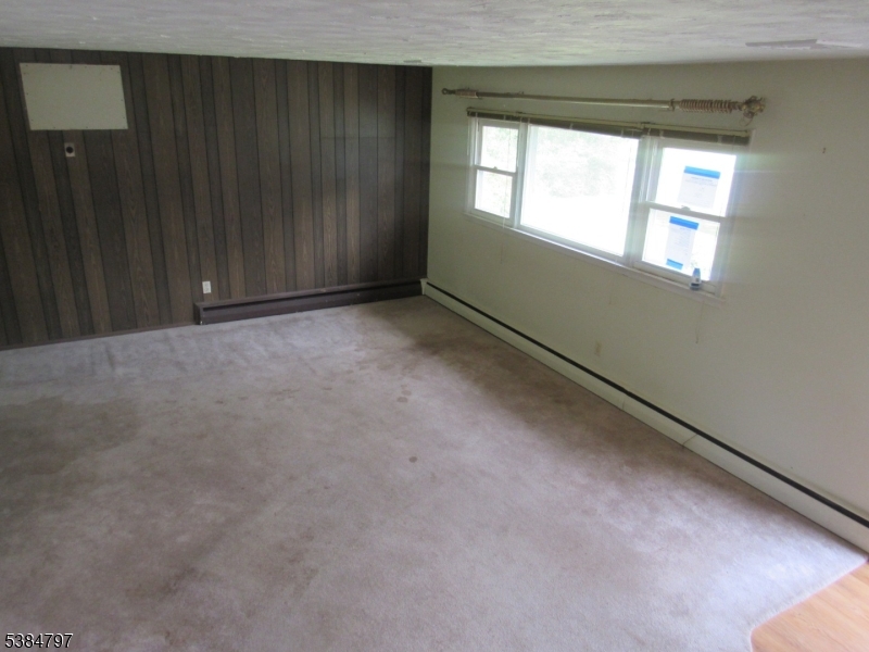 Piscataway Twp., New Jersey, 08854, United States, 3 Bedrooms Bedrooms, ,2 BathroomsBathrooms,Residential,For Sale,1949354