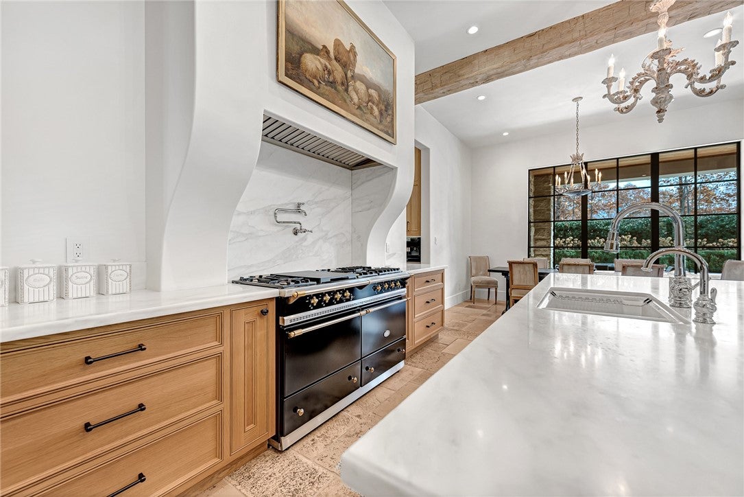 Fayetteville, Arkansas, 72704, United States, 4 Bedrooms Bedrooms, ,5 BathroomsBathrooms,Residential,For Sale,1993299