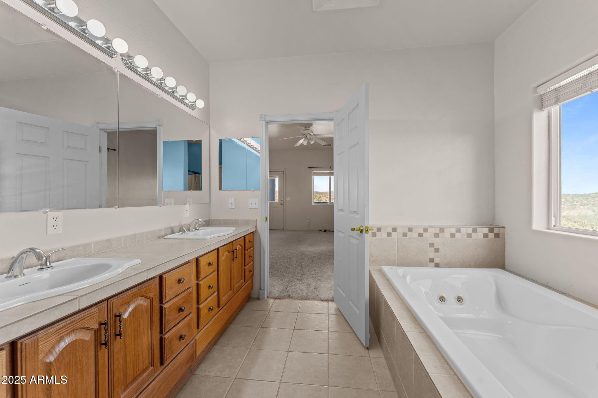 Morristown, Arizona, 85342, United States, 5 Bedrooms Bedrooms, ,4 BathroomsBathrooms,Residential,For Sale,1887145