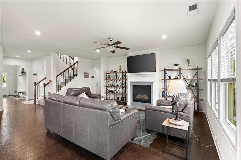 Cartersville, Georgia, 30120, United States, 5 Bedrooms Bedrooms, ,3 BathroomsBathrooms,Residential,For Sale,1877472