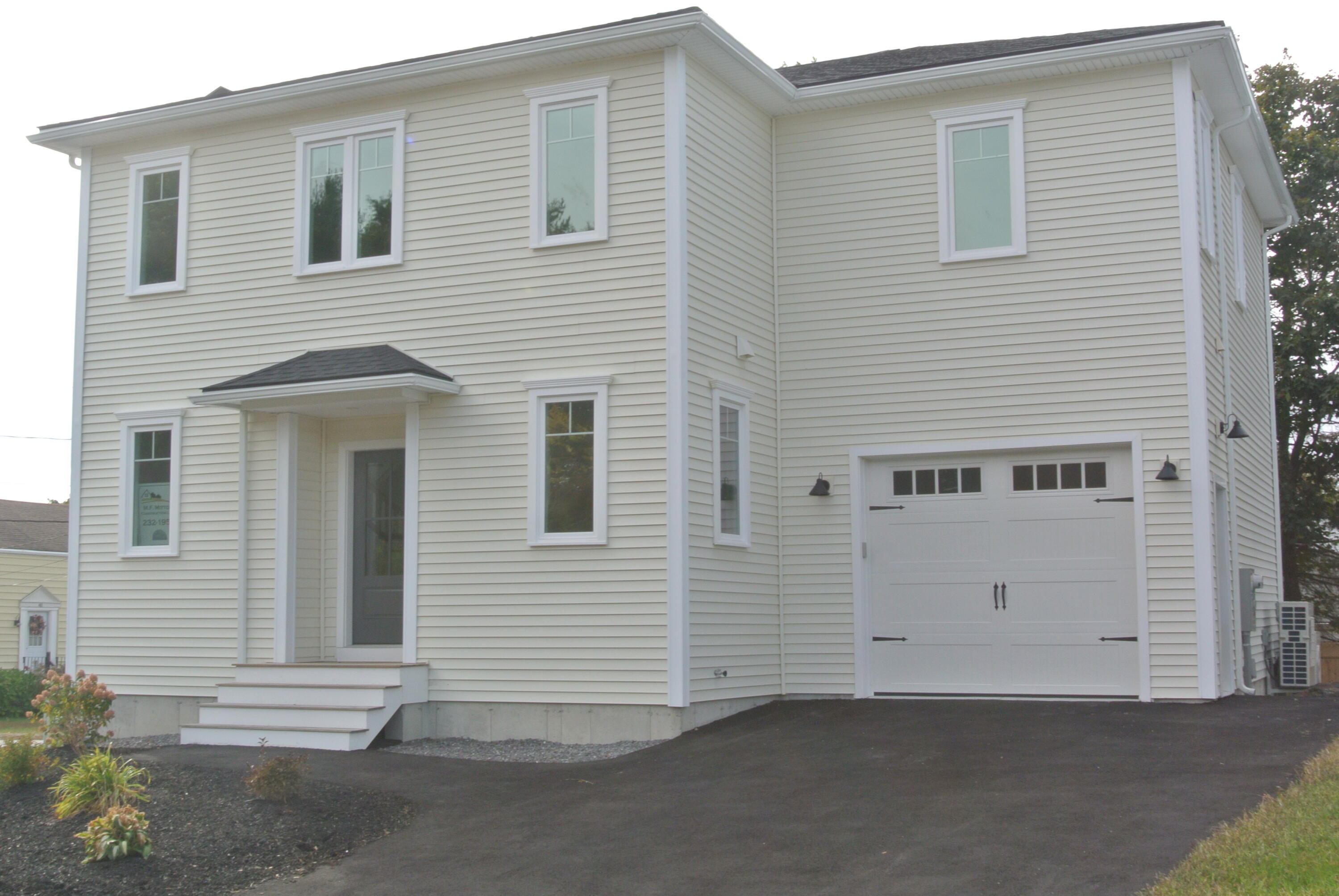 South Portland, Maine, 04106, United States, 3 Bedrooms Bedrooms, ,4 BathroomsBathrooms,Residential,For Sale,1966716