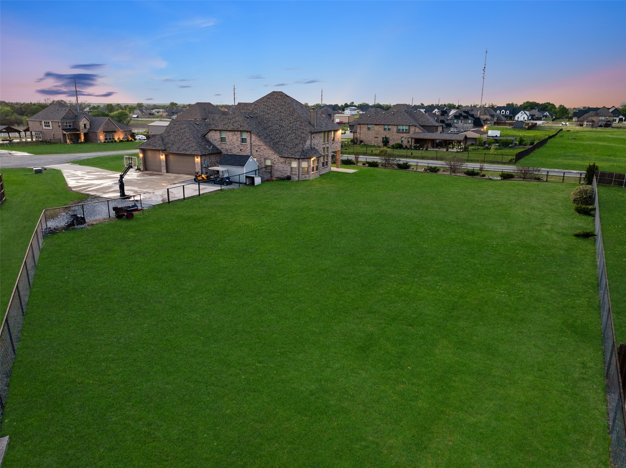 Van Alstyne, Texas, 75495, United States, 4 Bedrooms Bedrooms, ,4 BathroomsBathrooms,Residential,For Sale,1874431