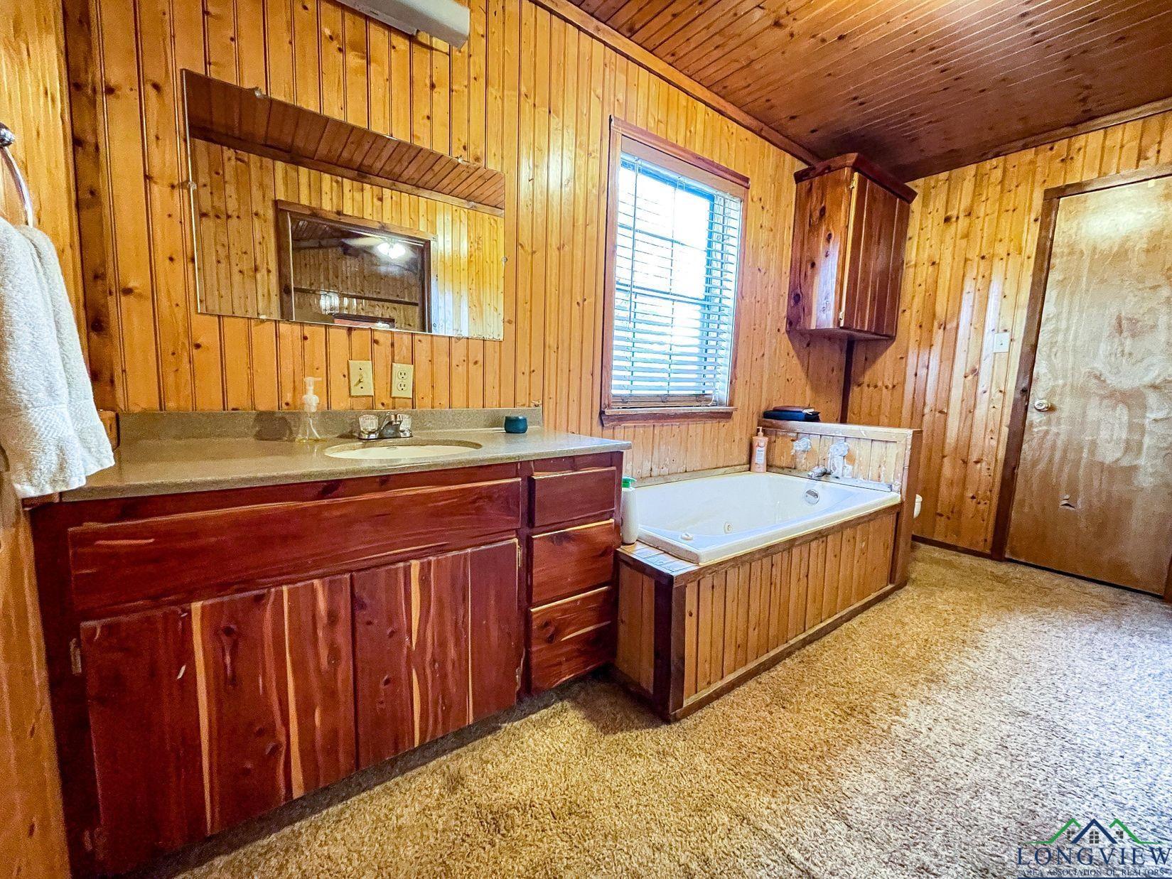5660-01 Texas Highway 8, Linden, Texas, 75563, United States, 4 Bedrooms Bedrooms, ,3 BathroomsBathrooms,Residential,For Sale,5660-01 Texas Highway 8,1322906