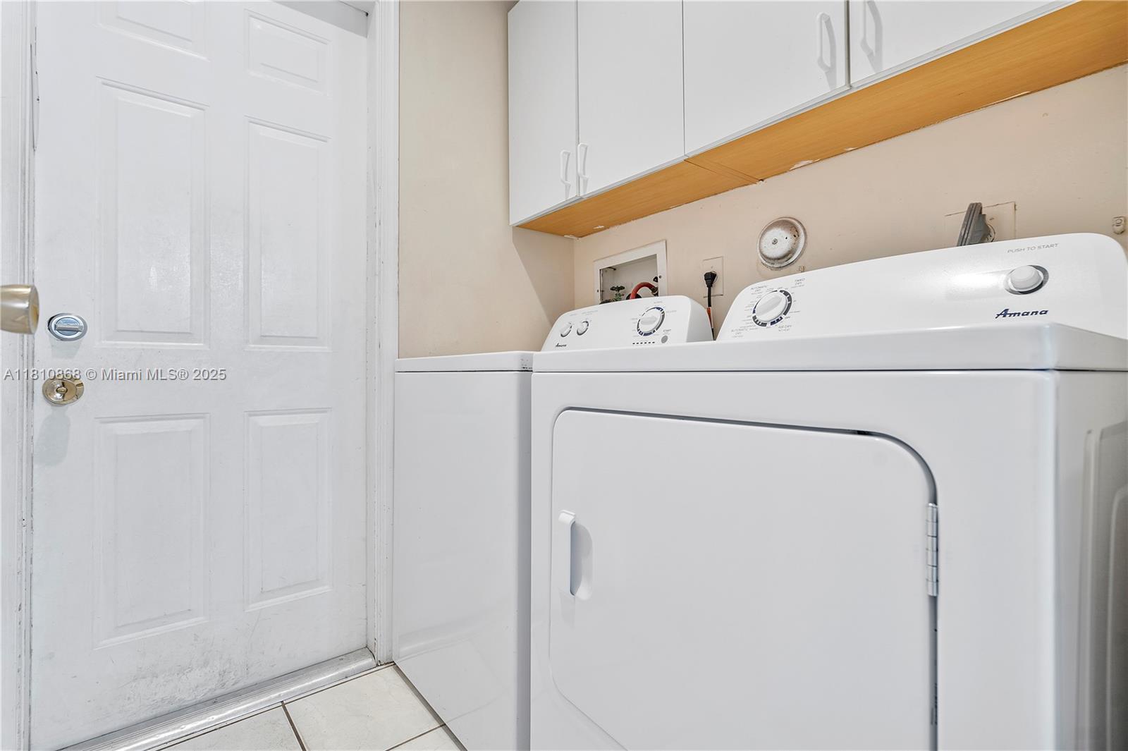 Weston, Florida, 33326, United States, 4 Bedrooms Bedrooms, ,3 BathroomsBathrooms,Residential,For Sale,1836929
