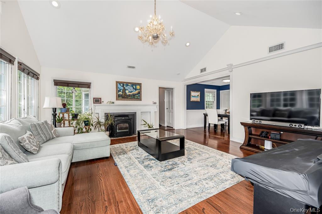 Putnam Valley, New York, 10579, United States, 3 Bedrooms Bedrooms, ,2 BathroomsBathrooms,Residential,For Sale,1974452