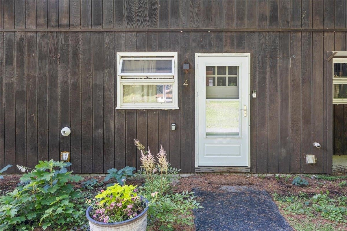 Stowe, Vermont, 05672, United States, 3 Bedrooms Bedrooms, ,2 BathroomsBathrooms,Residential,For Sale,1901768