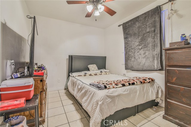 Los Angeles, California, 90003, United States, 4 Bedrooms Bedrooms, ,Residential,For Sale,2010724