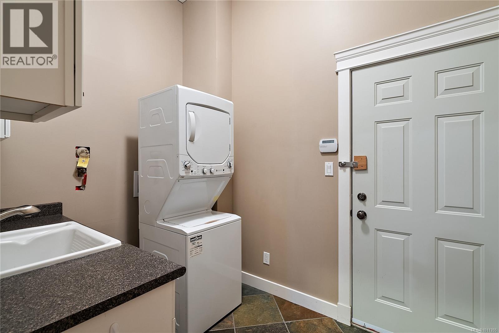 LANGFORD, British Columbia, V9C 4L5, CA, 4 Bedrooms Bedrooms, ,4 BathroomsBathrooms,Residential,For Sale,1946861