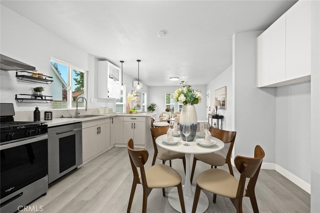 Altadena, California, 91001, United States, 4 Bedrooms Bedrooms, ,2 BathroomsBathrooms,Residential,For Sale,1827068