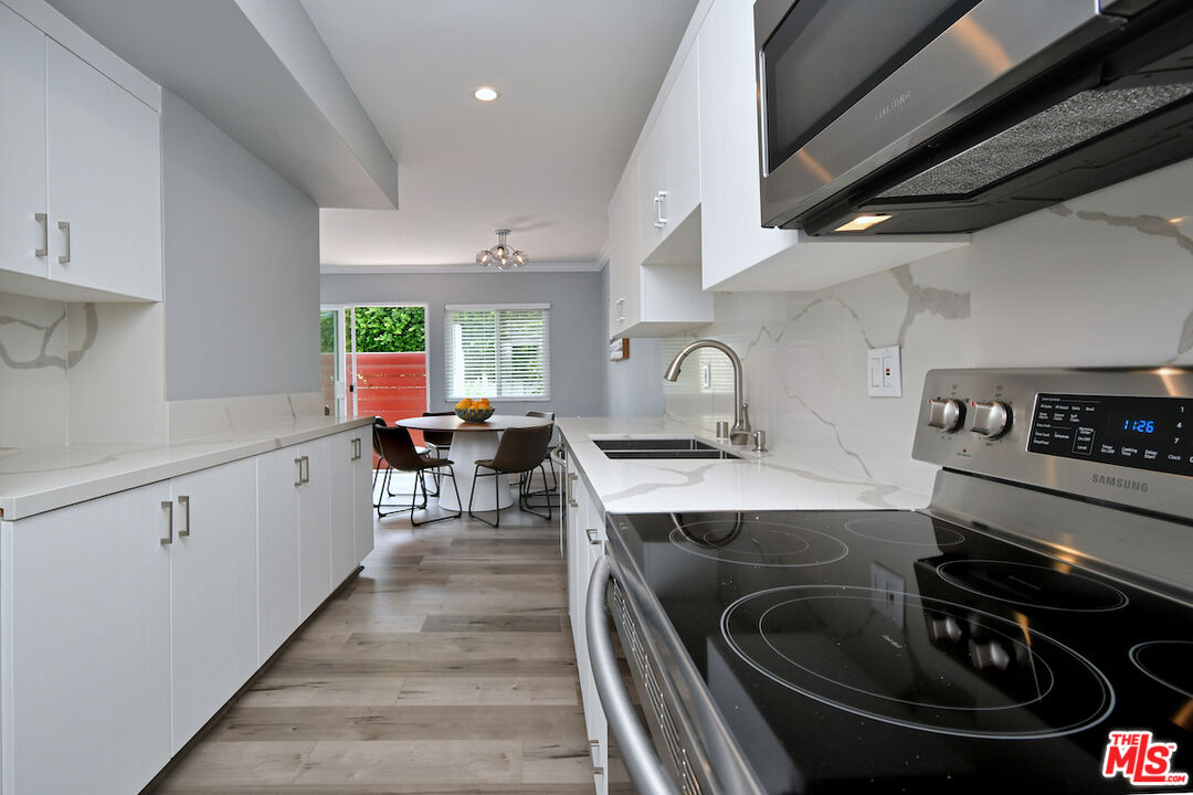 Los Angeles, California, 90077, United States, 2 Bedrooms Bedrooms, ,2 BathroomsBathrooms,Residential,For Sale,1919812