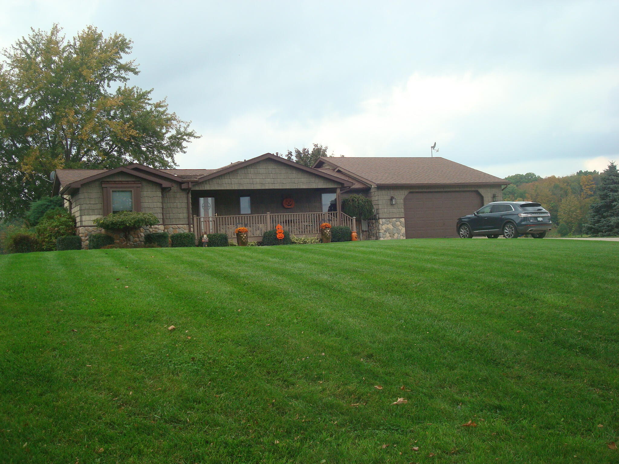 Camden, Michigan, 49232, United States, 5 Bedrooms Bedrooms, ,3 BathroomsBathrooms,Residential,For Sale,1887942