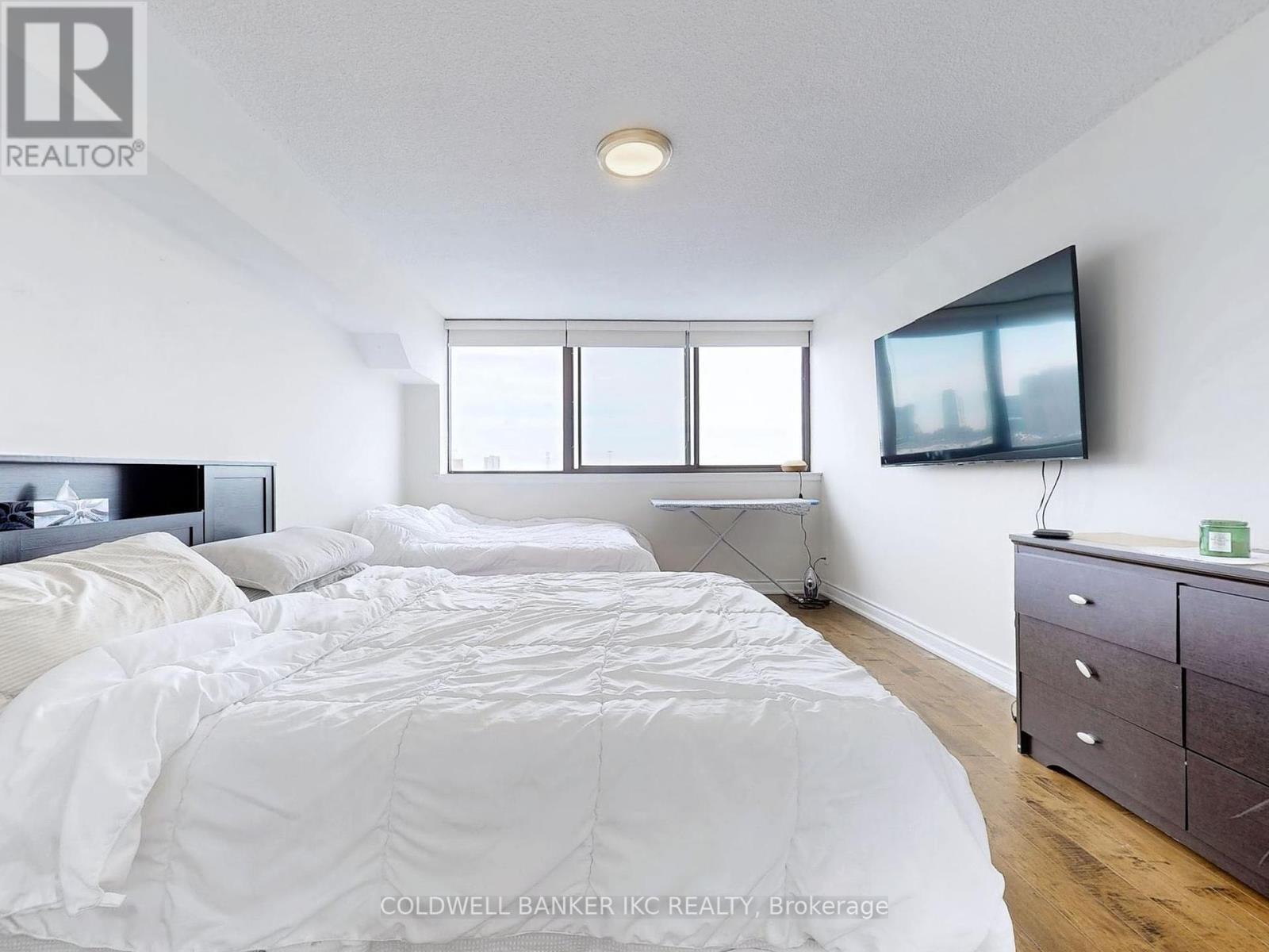 MISSISSAUGA (CITY CENTRE), Ontario, L4Z 1W3, CA, 3 Bedrooms Bedrooms, ,2 BathroomsBathrooms,Residential,For Sale,1913085