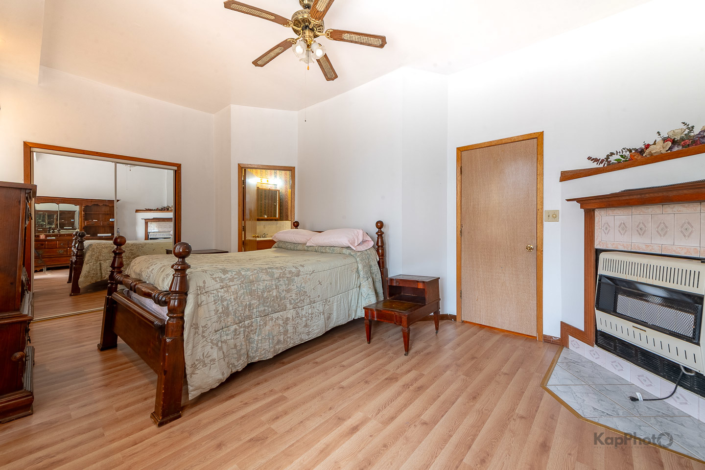 Chicago, Illinois, 60608, United States, 3 Bedrooms Bedrooms, ,5 BathroomsBathrooms,Residential,For Sale,1986120