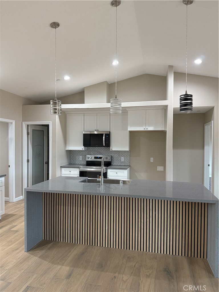 Hesperia, California, 92345, United States, 4 Bedrooms Bedrooms, ,3 BathroomsBathrooms,Residential,For Sale,1995755