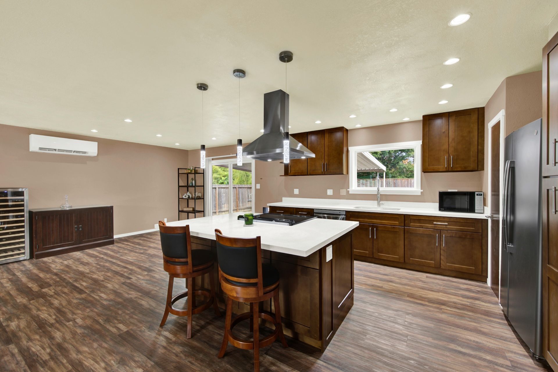  Wonderfully Updated Browns Valley Home - 物件實景