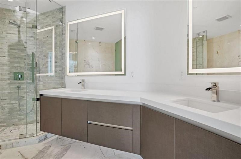 Miami, Florida, 33132, United States, 2 Bedrooms Bedrooms, ,3 BathroomsBathrooms,Residential,For Sale,1691851