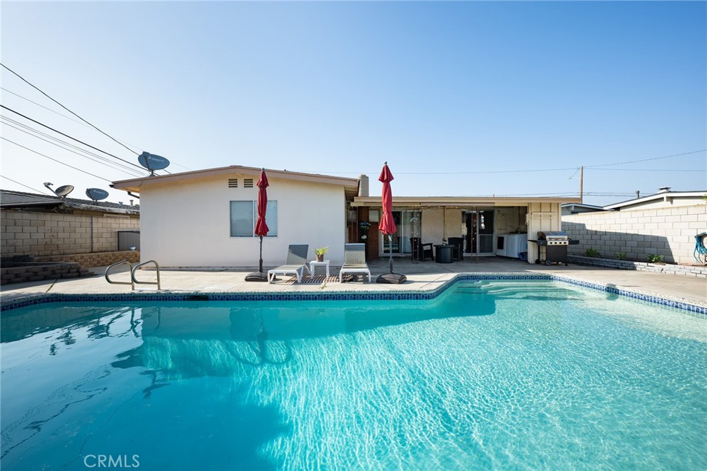 Garden Grove, California, 92841, United States, 4 Bedrooms Bedrooms, ,2 BathroomsBathrooms,Residential,For Sale,1846851