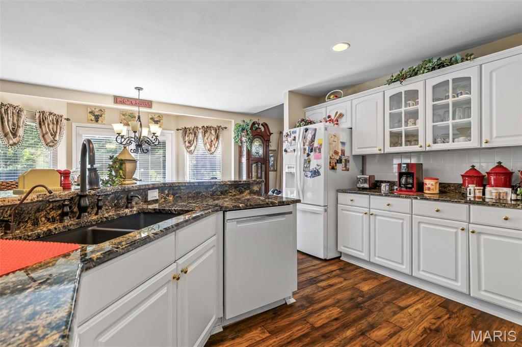 Farmington, Missouri, 63640, United States, 3 Bedrooms Bedrooms, ,3 BathroomsBathrooms,Residential,For Sale,1942281