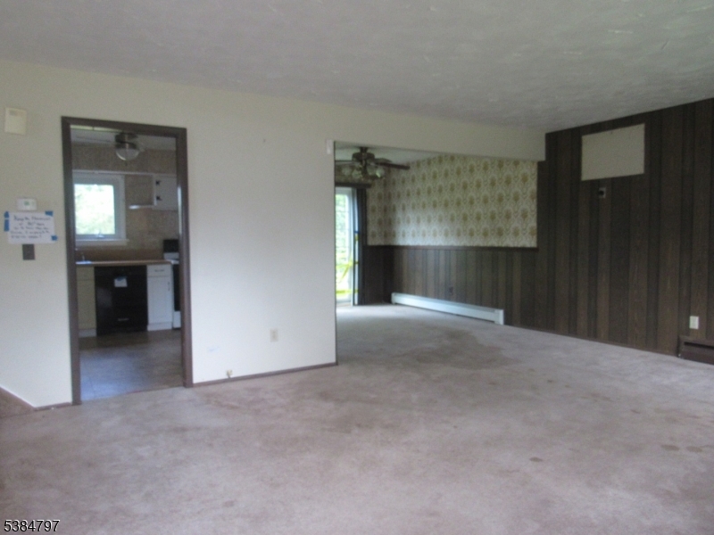 Piscataway Twp., New Jersey, 08854, United States, 3 Bedrooms Bedrooms, ,2 BathroomsBathrooms,Residential,For Sale,1949354