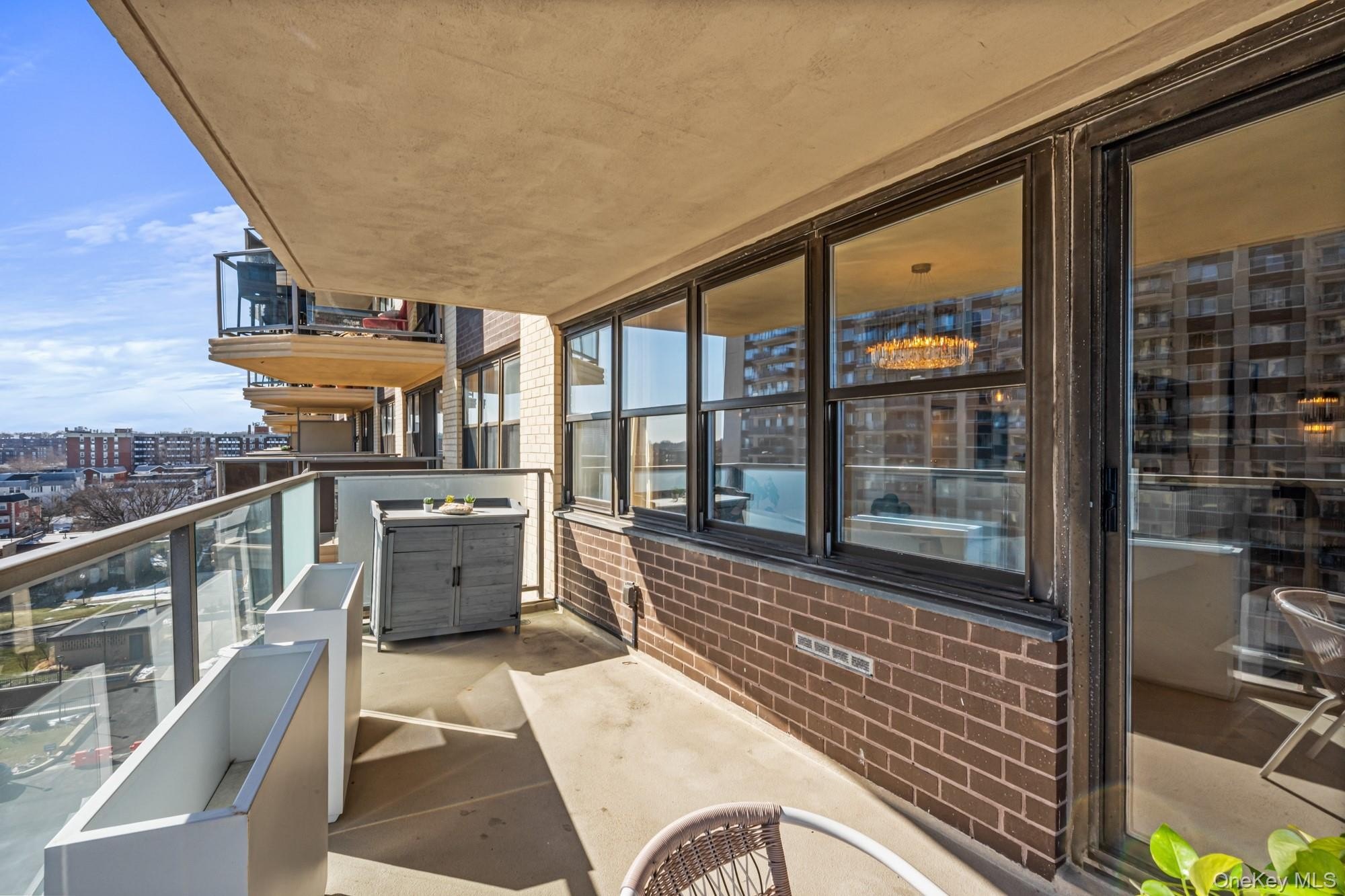 Bayside, New York, 11360, United States, 3 Bedrooms Bedrooms, ,2 BathroomsBathrooms,Residential,For Sale,2048394
