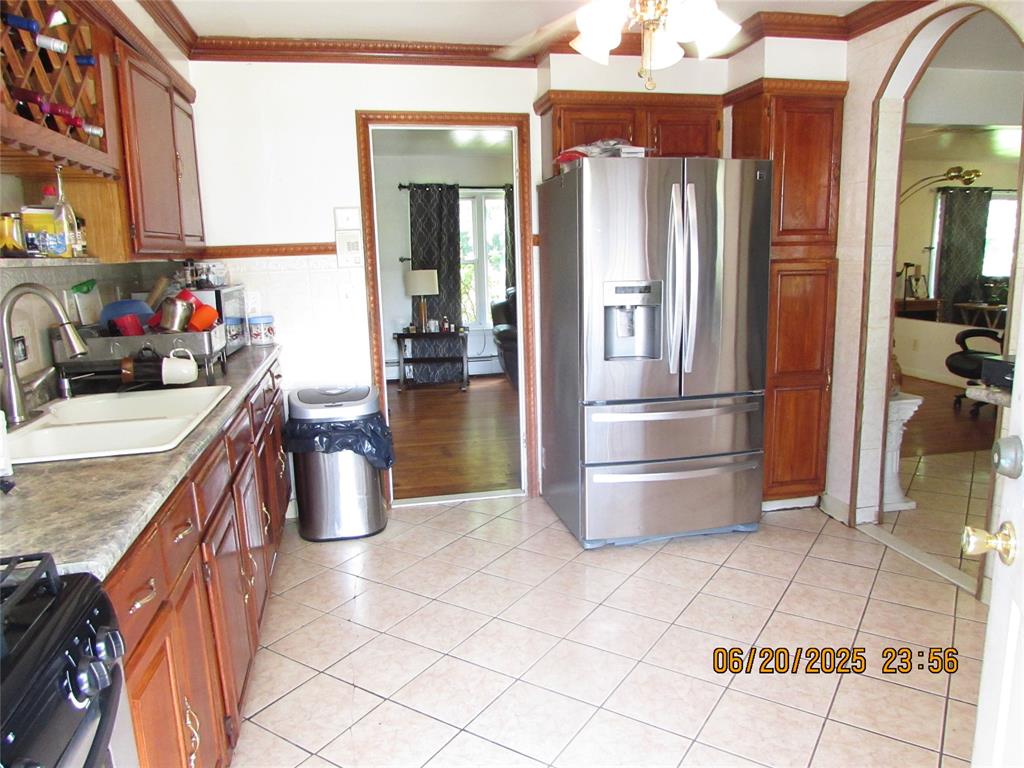 Yonkers, New York, 10710, United States, 3 Bedrooms Bedrooms, ,3 BathroomsBathrooms,Residential,For Sale,1978915