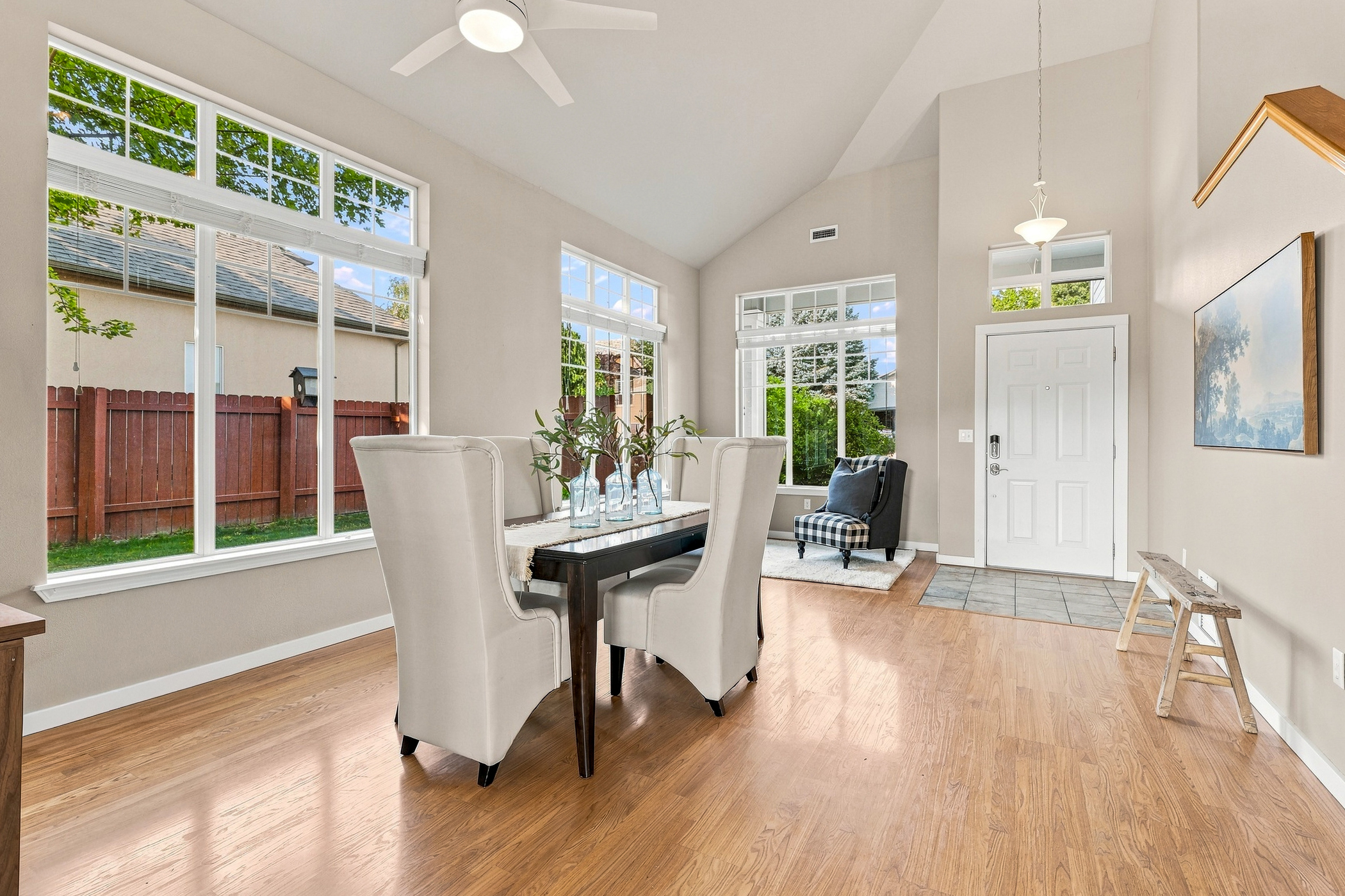  Light-Filled Richland Home - 物件實景