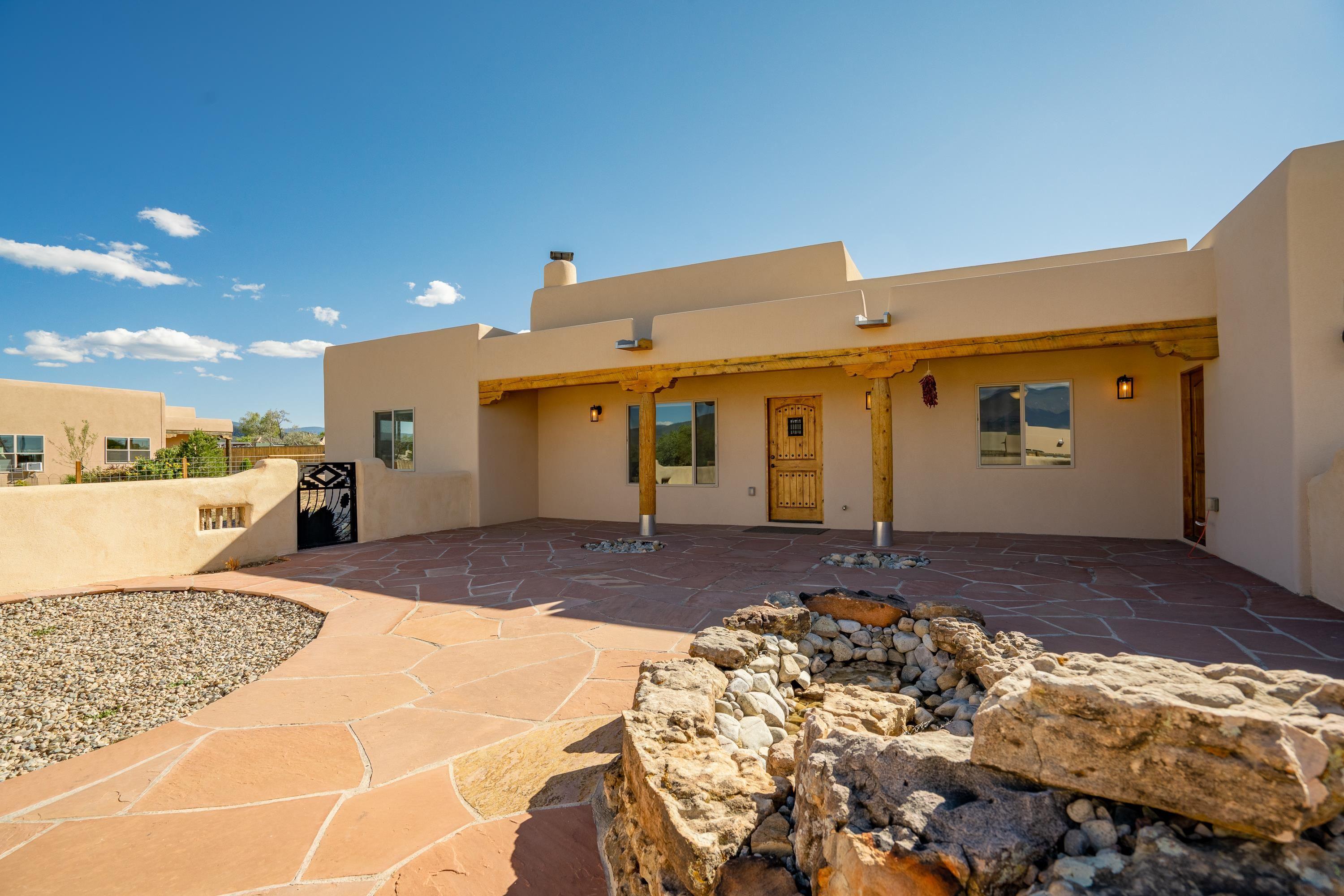 Taos, New Mexico, 87557, United States, 3 Bedrooms Bedrooms, ,2 BathroomsBathrooms,Residential,For Sale,1959300
